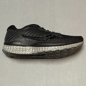 NIB Saucony Women's Guide 13 Running Shoes -- Blackout -- Size 6